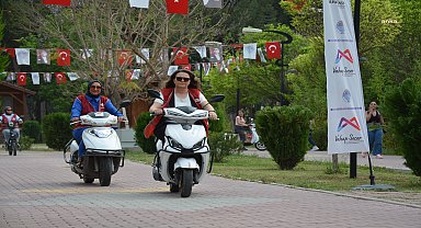 Tarsuslu Motorlu Kadınlar Kulübü, ilk etkinliğini Gençlik Kampı’nda gerçekleştirdi