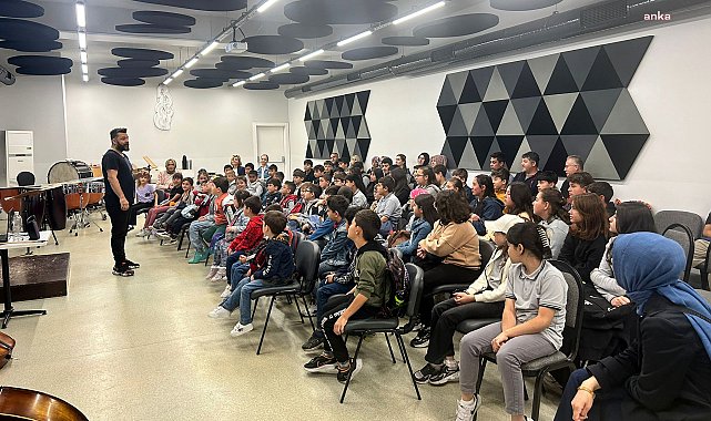 Tepebaşı’nda öğrenciler müzik aletlerini tanıyor