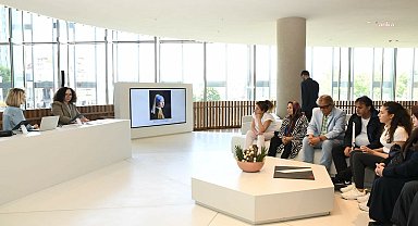 Türk Telekom, 'Engelliler Haftası'nda Akm'de tablolara ses verdi