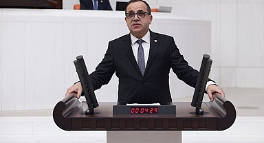 Türker Ateş: “Vatandaş, vergisini de borçlanarak ödüyor”