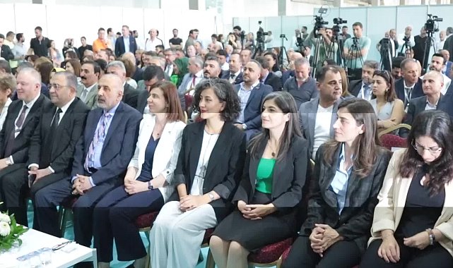 Van Büyükşehir Belediyesi, Turizm ve Gastronomi Fuarı'na katıldı