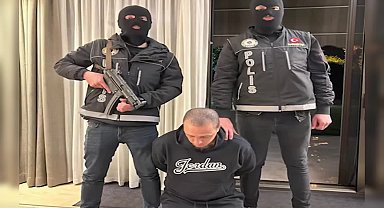 Yerlikaya: ''Uyuşturucu madde ticareti'' suçundan Interpol tarafından aranan Sead Dedeic ve Marciano Eugene Ruimwijk İstanbul’da yakalandı