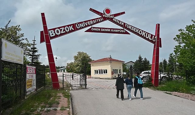 Yozgatlı ev hanımı Fatma Yıldız, çocukluk hayali olan üniversite eğitimine 49 yaşında kavuştu