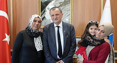 Yunusemre Belediye Başkanı Balaban, 'Halk Günü'nde talepleri dinledi