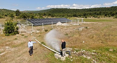 Yunusemre Belediyesi, Osmancalı Mahallesi'nde güneş enerji sistemi ile tarımsal sulamaya katkı sağlıyor