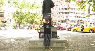 Adalet nöbetini sürdüren depremzede Döne Kaya: Aradan bir buçuk yıl geçti. Daha ne kadar bekleyeceğiz?