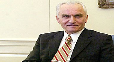 AKP'nin kurucularından eski Dışişleri Bakanı Yakış vefat etti
