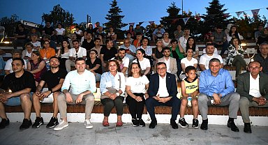 Altıeylül, büyük şair Nazım Hikmet'i andı