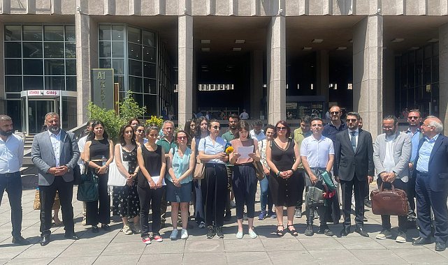 Ankara’da bir araya gelen hukuk meslek örgütleri Hakkari Belediyesi’ne kayyum atanmasını protesto etti