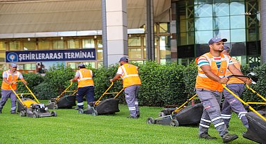 Antalya Büyükşehir Belediyesi'nden otogarda bayram temizliği