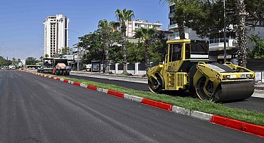 Antalya Muratpaşa’da Lara Caddesi yenilendi