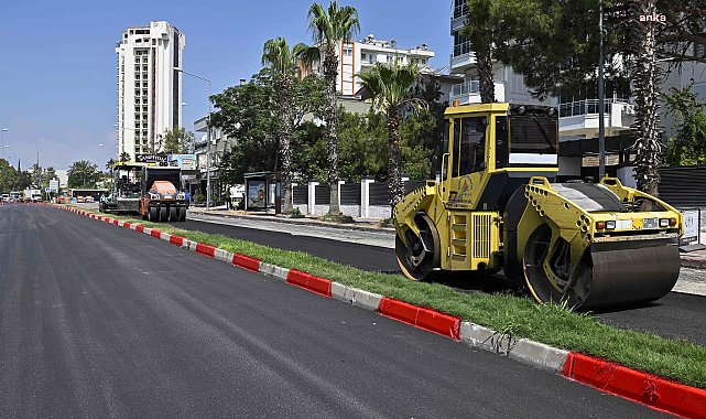Antalya Muratpaşa’da Lara Caddesi yenilendi