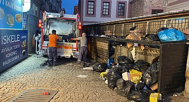 Ayvalık Belediyesi ekipleri, bayramda 3 bin 660 ton çöp topladı