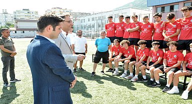 Başkan Yiğit’ten genç sporculara moral veren uğurlama