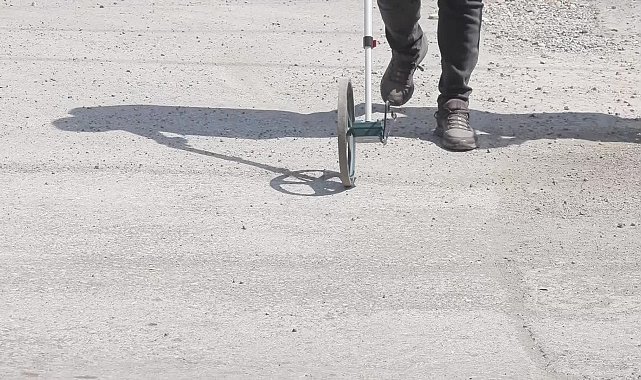 Bayraklı'da yollar yenileniyor