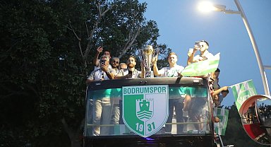 Binlerce Bodrumlu, Süper Lig’e yükselişi kutladı