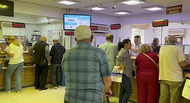 Bornova Belediye Başkanı Eşki, Mali İşler Müdürlüğü çalışanlarını ziyaret etti