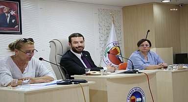 Ceyhan Belediyesi Meclis Toplantısı'nda İsrail'in Filistin'e yönelik saldırıları kınandı