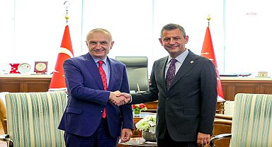 CHP Genel Başkanı Özel, eski Arnavutluk Cumhurbaşkanı Meta ile bir araya geldi