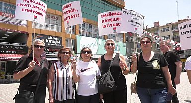 CHP Polatlı İlçe Örgütü'nden 'Çiftçimizin sesine kulak ver' eylemi: 'Ya TMO'nun üzerinden 'kara gün dostudur' lafını kaldırın ya da yalan söylemekten vazgeçin