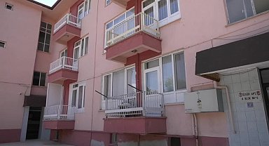 Çorum'da Bahçelievler Mahallesi sakinleri, çürüdüğünü belirttikleri 50 yıllık evlerinin kentsel dönüşüme alınmasını istiyor