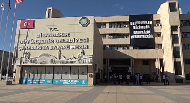 Diyarbakır’daki DEM Partili belediyelerin ‘kayyum nöbeti’ başladı