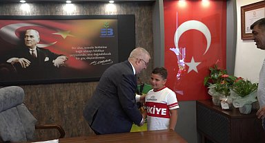 Edremit Belediye Başkanı Ertaş, ilçe sakinleri ile bayramlaştı