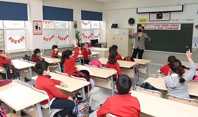 Eğitimciler, Öğretmenlik Meslek Kanunu ile kurulmak istenen Milli Eğitim Akademisi'ni eleştirdi: