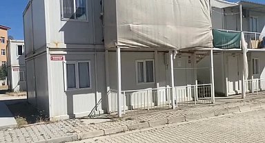 Elazığ'da boşaltılmak istenen konteyner kentteki vatandaşlardan tepki: 