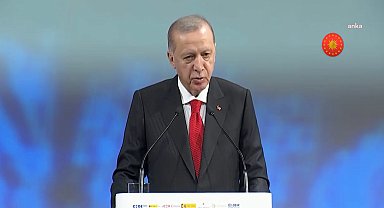 Erdoğan İspanya'da İş Forumu'nda konuştu: Siyasetçiler olarak bizim görevimiz iş dünyasının önünü açmaktır