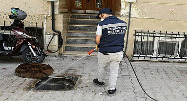 Esenyurt Belediyesi, ilaçlama çalışmalarını sürdürüyor