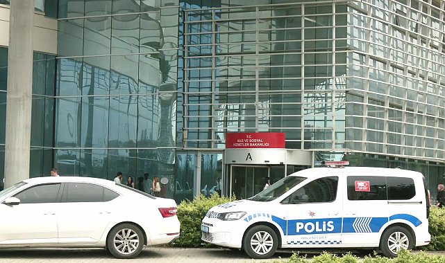 Ev hizmetlisi olarak çalışan Tüm Sağlık-İş Sendikası üyeleri işçi statüsüne geçme taleplerini Aile ve Sosyal Hizmetler Bakanlığı’na iletti