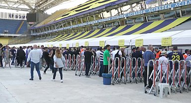 Fenerbahçe’nin başkanlık seçimi için oy verme işlemi sürüyor