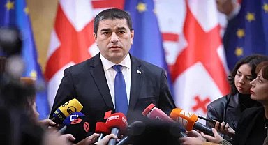 Gürcistan Meclis Başkanı, Cumhurbaşkanı’nın veto ettiği ‘yabancı etki ajanlığı’ yasasını imzaladı
