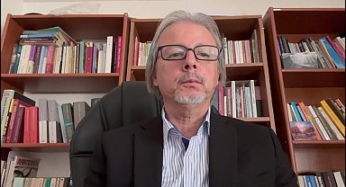 İlhan Uzgel'den Cumhurbaşkanı Erdoğan'a: ''Bir yandan Esed deyip öte yandan ailece tatile gitmekten bahsetmek ciddiyetsizlik''