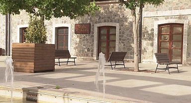 İzmir Büyükşehir'in Müzik Kütüphanesi’nde notalar kitaplardan taşıyor