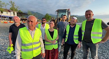 Kemalpaşa'da çöp toplama kampanyasına katılan gönüllü vatandaş: