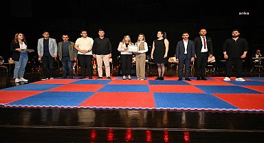 Kırşehir Belediyesi Aile Yaşam Merkezi kursiyelerinden “Yıl Sonu Gösterisi”