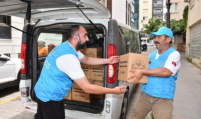 Manisa Büyükşehir, bayramda ihtiyaç sahiplerinin yanında
