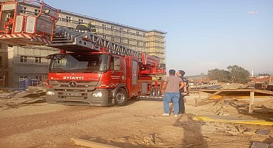 Manisa Büyükşehir İtfaiye ekipleri, 33 metre yükseklikte mahsur kalan Mustafa Seven'i kurtardı