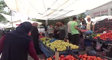 Mardin'de pazar alışverişi yapan vatandaşlar: