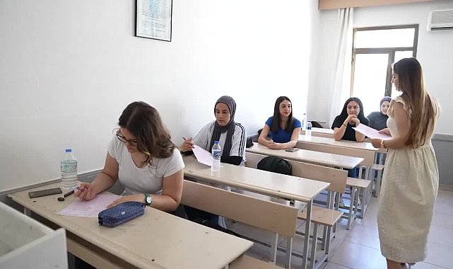 Mersin Büyükşehir Belediyesi’nin Kurs Merkezleri'nde son deneme sınavı yapıldı