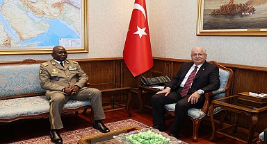 Milli Savunma Bakanı Güler, Mali Kara Kuvvetleri Komutanı Tuğgeneral Samake'yi kabul etti