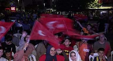 Osmangazi Belediye Başkanı Aydın, galibiyet coşkusunu vatandaşlarla yaşadı