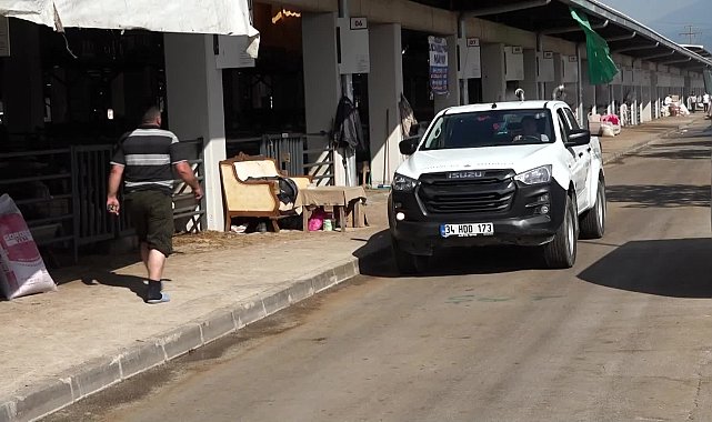 Osmangazi Belediye Başkanı Erkan'dan kurban pazarına ziyaret