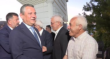 Özgür Özel, Gaffar Çiçek ve Melisa Yavaşoğlu çiftinin nikah şahitliğini yaptı