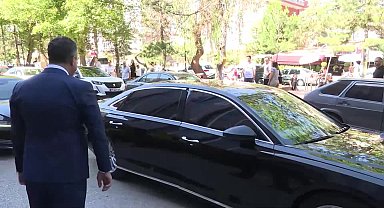  Özgür Özel, Gülizar Biçer Karaca'yı hastanede ziyaret etti... Özel: 