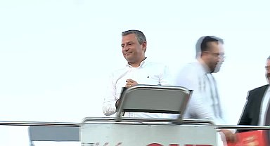Özgür Özel, Malatya’da... “CHP Mehmet Şimşek ile bir araya geldiğinde, AK Parti iktidarının yükünü sırtlamaya gitmiyor”