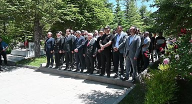 Şehit aileleri ve Yozgat il protokolü bayram öncesinde Yozgat Şehitliği'ni ziyaret etti 