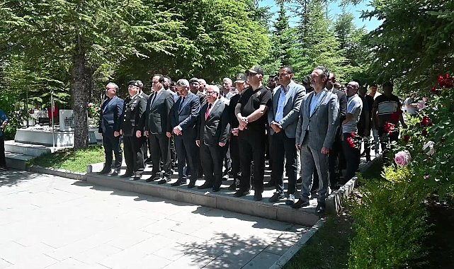 Şehit aileleri ve Yozgat il protokolü bayram öncesinde Yozgat Şehitliği'ni ziyaret etti